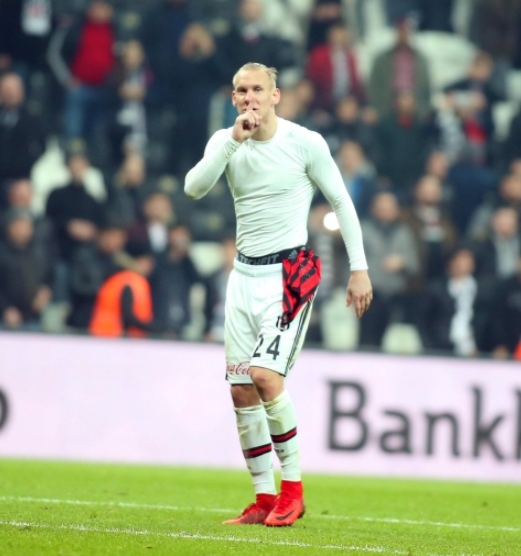 Maç sonu üçlüsü Vida'dan! - Görsel 1