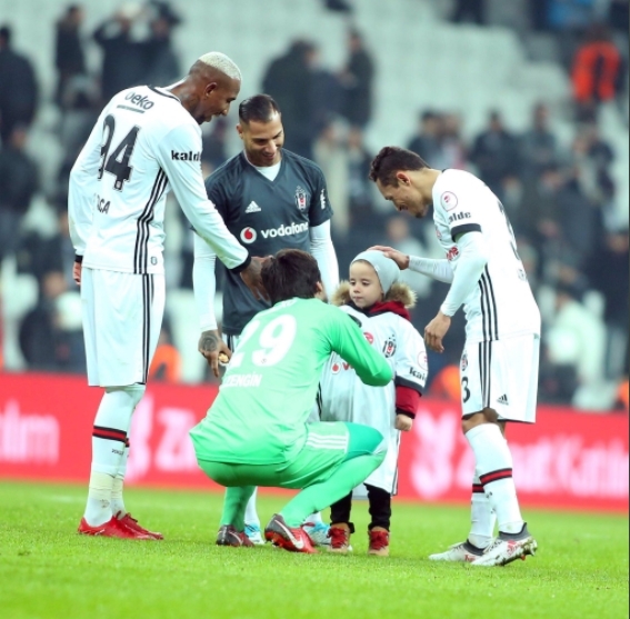 Maç sonu üçlüsü Vida'dan! - Görsel 3