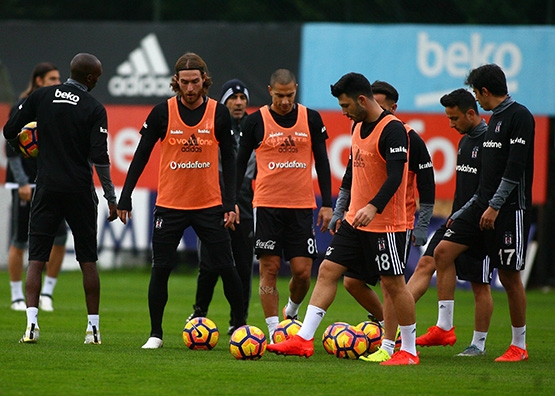 Beşiktaş'ın Adanaspor antrenmanından kareler - Görsel 10