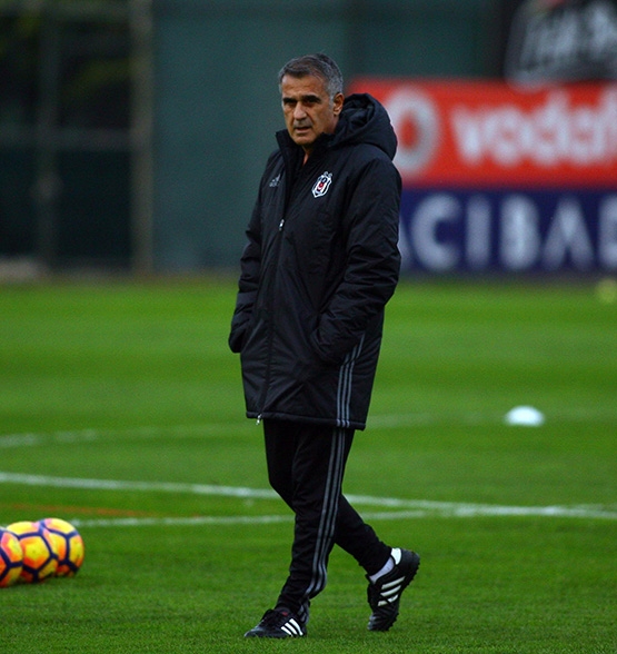 Beşiktaş'ın Adanaspor antrenmanından kareler - Görsel 11