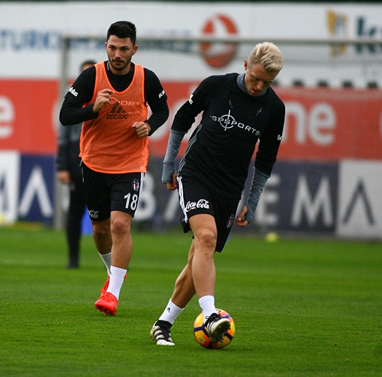 Beşiktaş'ın Adanaspor antrenmanından kareler - Görsel 15