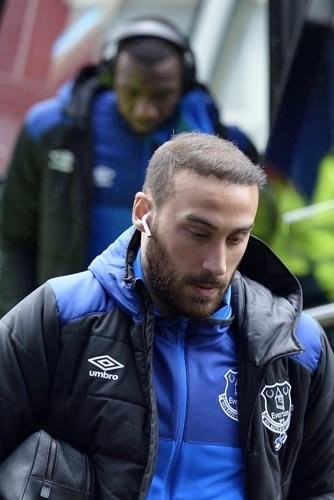 Everton taraftarından Cenk Tosun isyanı! - Görsel 5