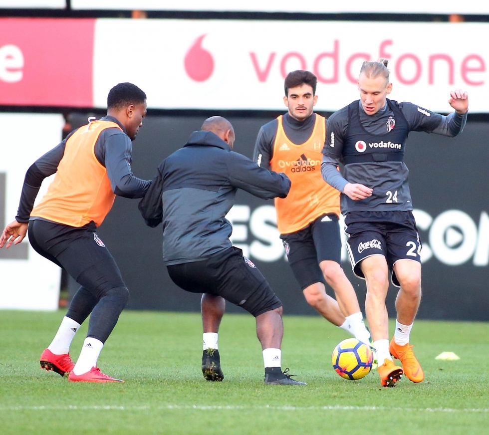 Beşiktaş derbi hazırlıklarına başladı! İşte antrenmandan kareler - Görsel 14