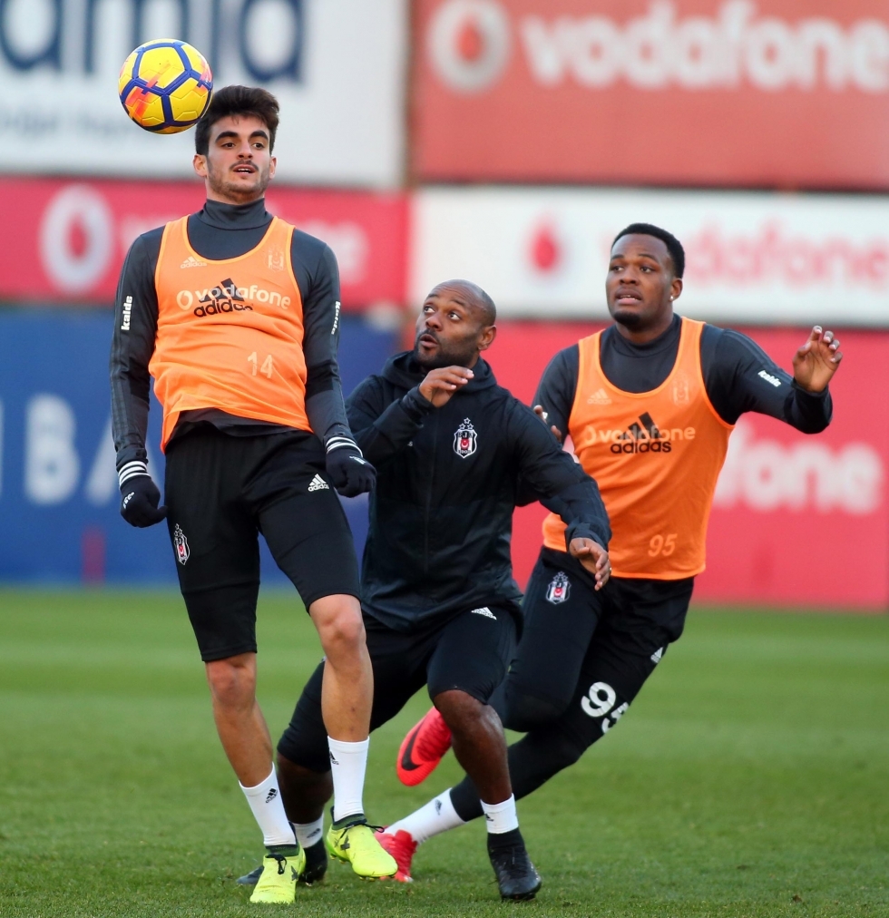Beşiktaş derbi hazırlıklarına başladı! İşte antrenmandan kareler - Görsel 15
