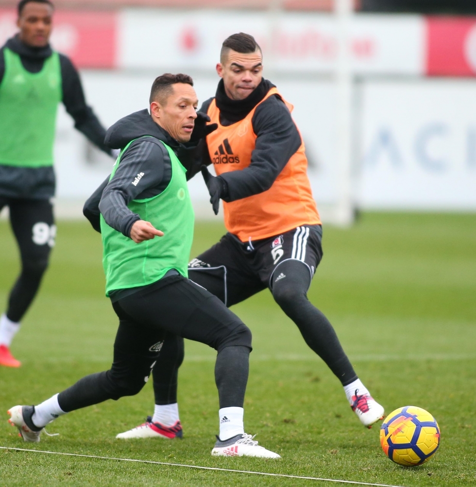 Beşiktaş'ta derbi hazırlıkları sürüyor! İşte antrenmandan kareler - Görsel 22