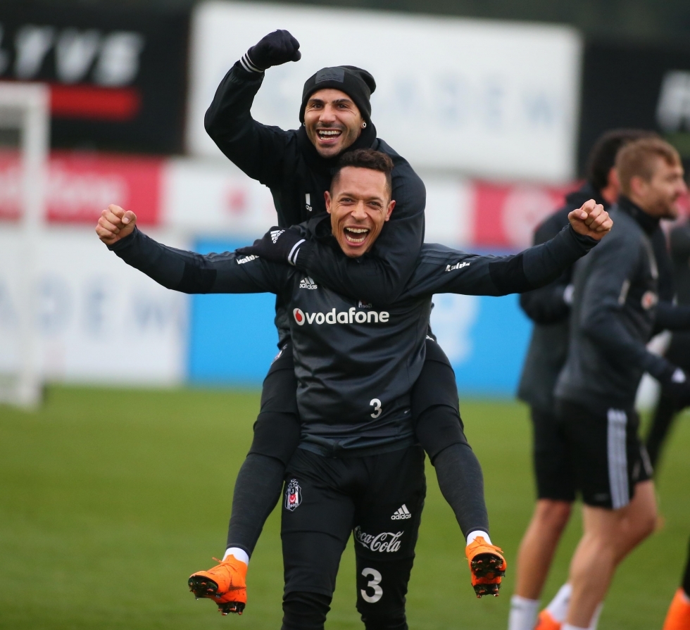 Beşiktaş'ta derbi hazırlıkları sürüyor! İşte antrenmandan kareler - Görsel 9
