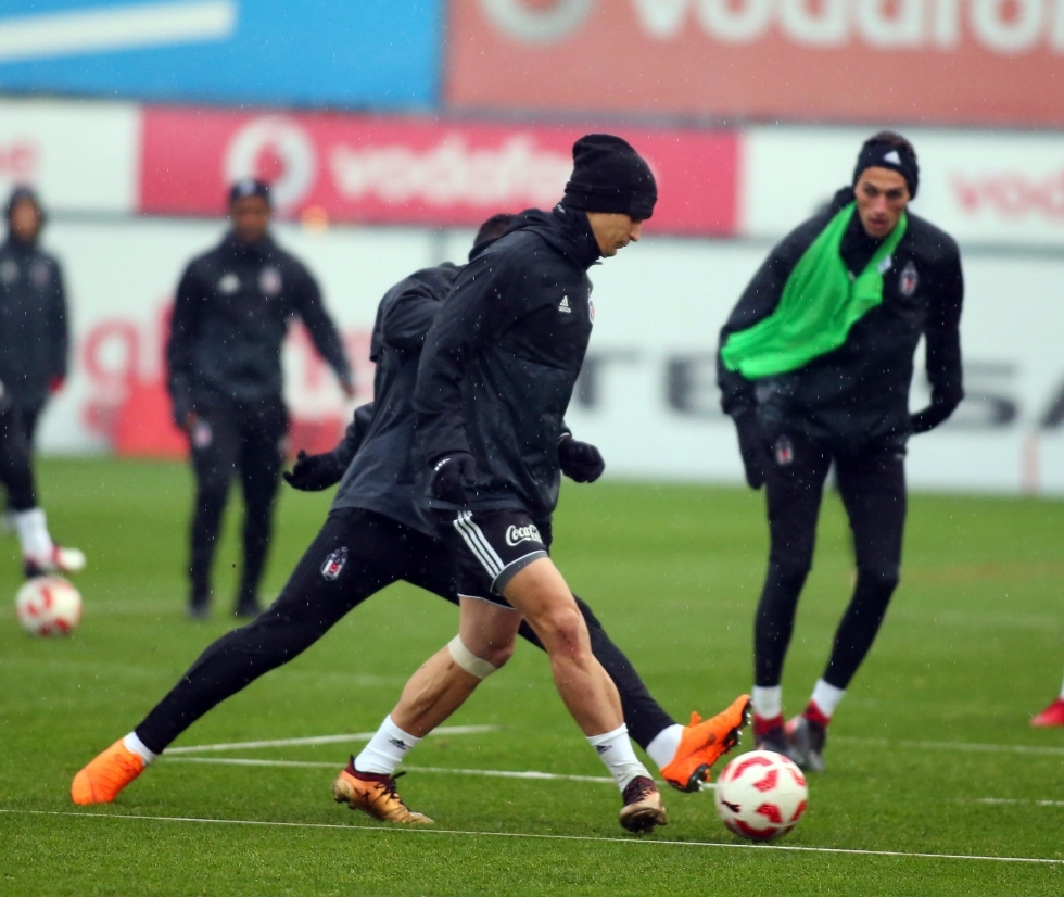Beşiktaş, Fenerbahçe maçına hazırlanıyor! İşte antrenmandan kareler - Görsel 8