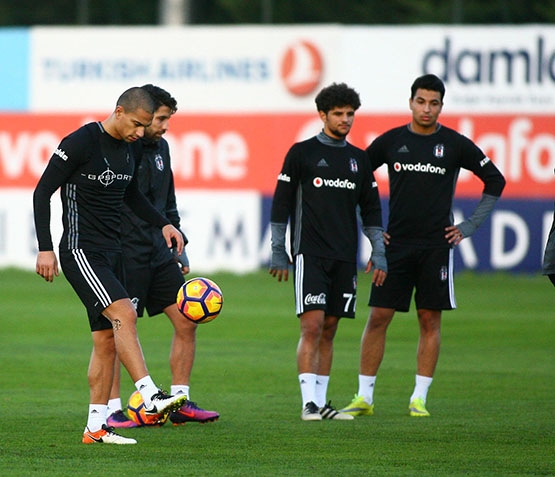 Beşiktaş akşam antrenmanından kareler - Görsel 17