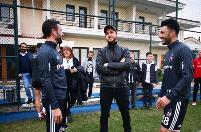 Aras Bulut İynemli, Beşiktaş antrenmanına konuk oldu! İşte neşeli anlardan kareler - Görsel 6