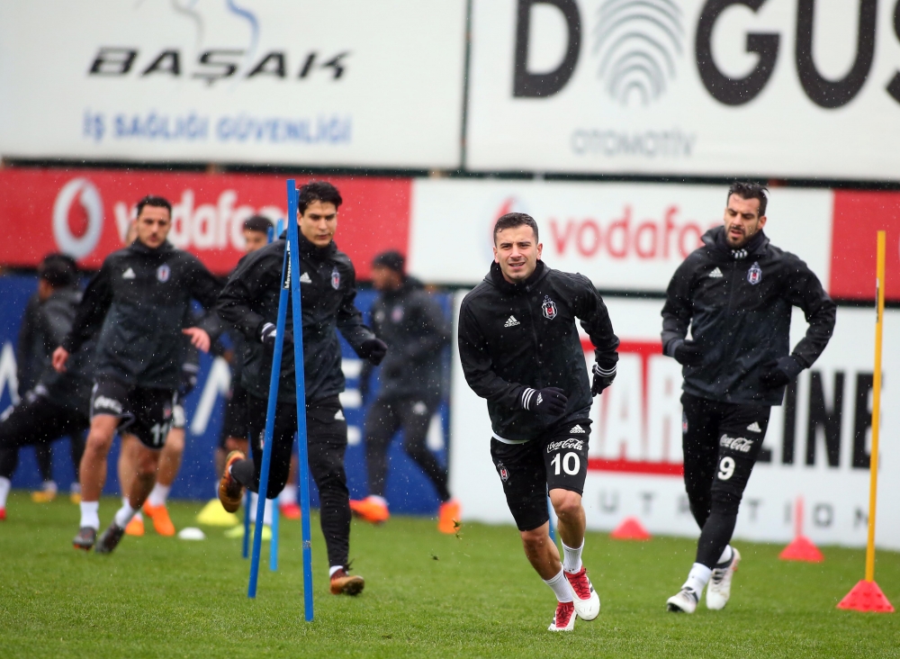 Beşiktaş'ın Gençlerbirliği maçı öncesi hazırlıkları sürdürdü - Görsel 12