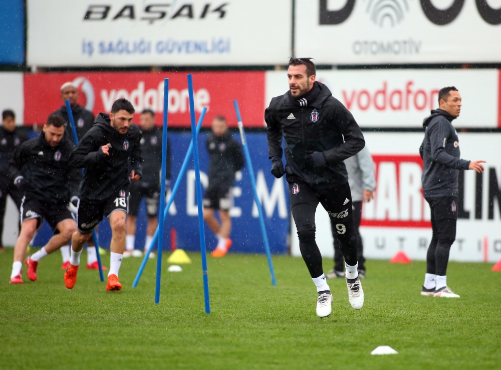 Beşiktaş'ın Gençlerbirliği maçı öncesi hazırlıkları sürdürdü - Görsel 13