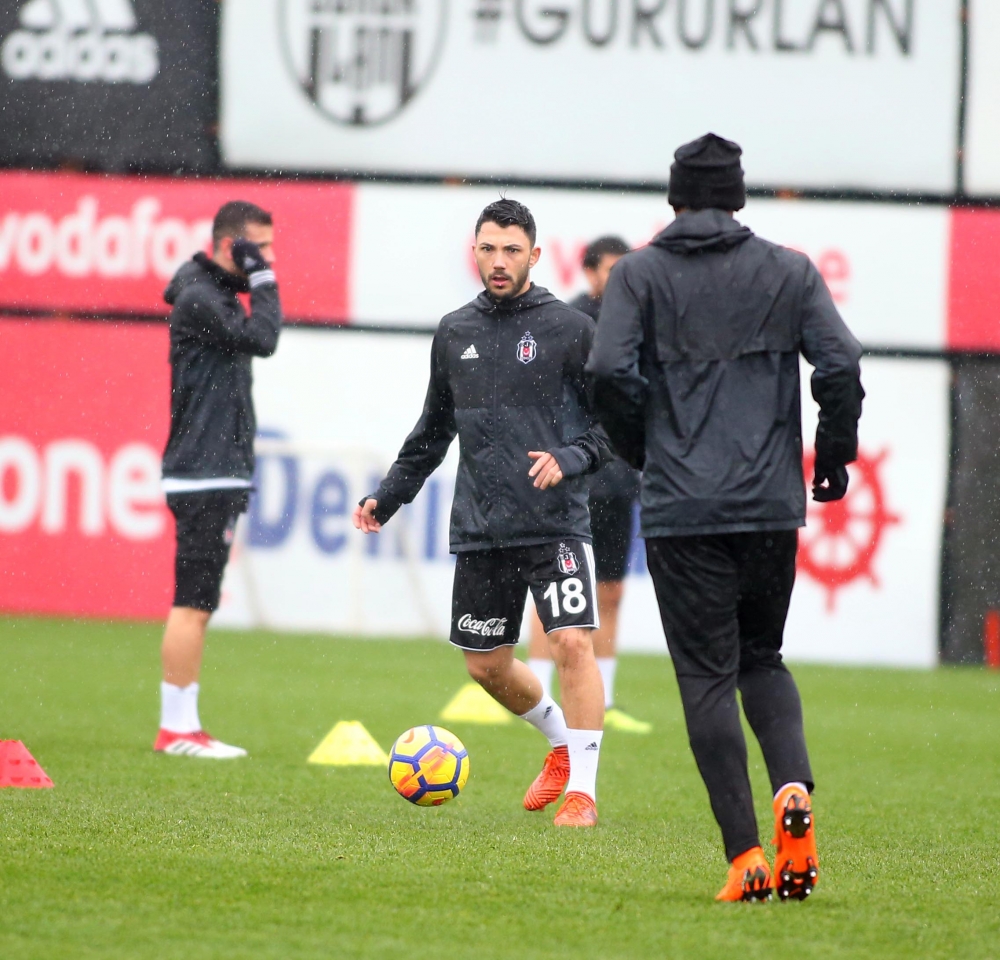 Beşiktaş'ın Gençlerbirliği maçı öncesi hazırlıkları sürdürdü - Görsel 2
