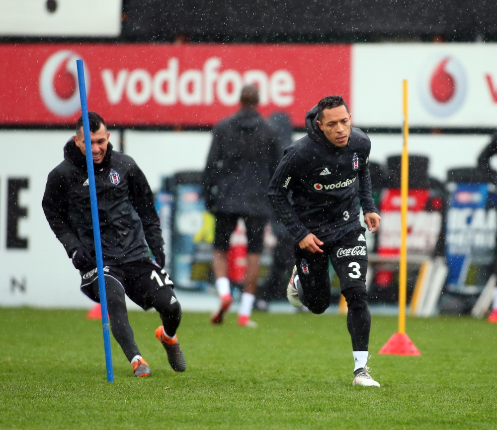 Beşiktaş'ın Gençlerbirliği maçı öncesi hazırlıkları sürdürdü - Görsel 5