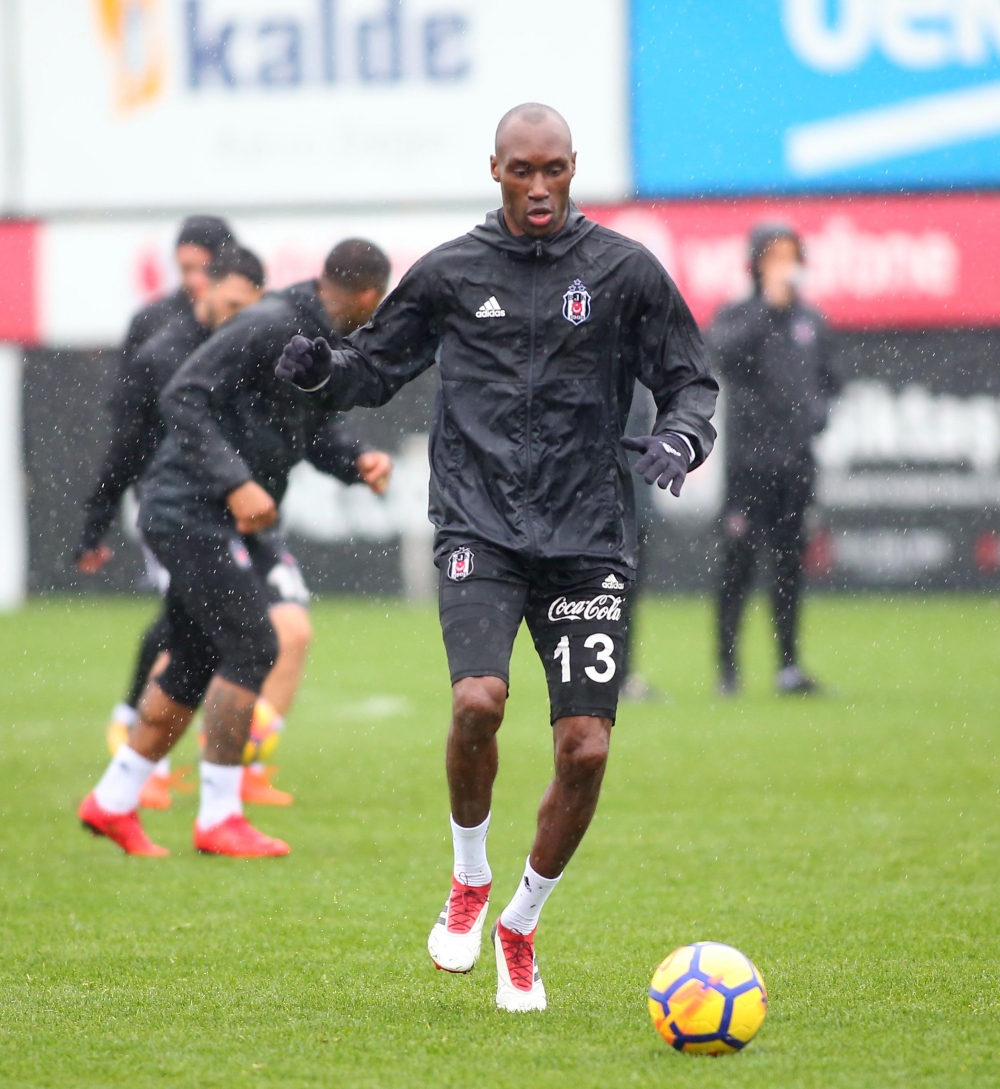 Beşiktaş'ın Gençlerbirliği maçı öncesi hazırlıkları sürdürdü - Görsel 8