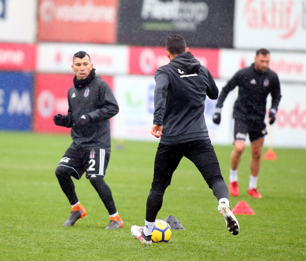Beşiktaş'ın Gençlerbirliği maçı öncesi hazırlıkları sürdürdü - Görsel 9