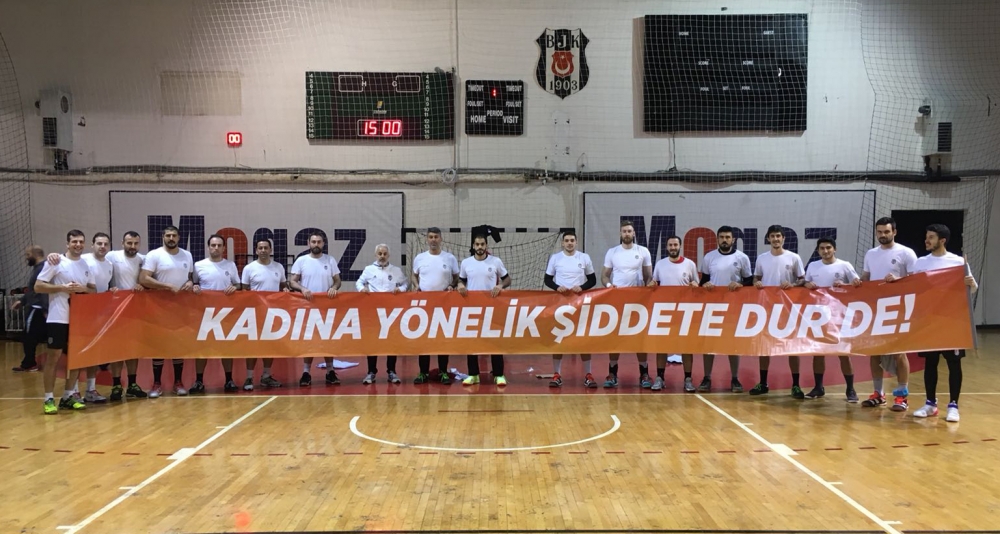 Beşiktaş Mogaz takımından anlamlı pankart - Görsel 2