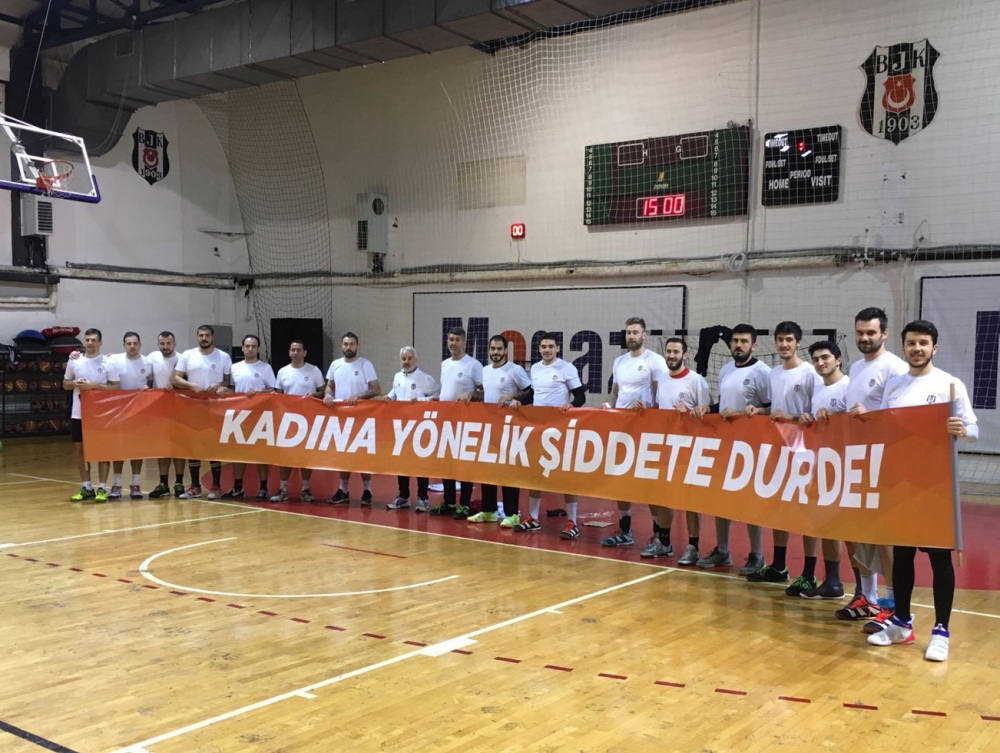 Beşiktaş Mogaz takımından anlamlı pankart - Görsel 3