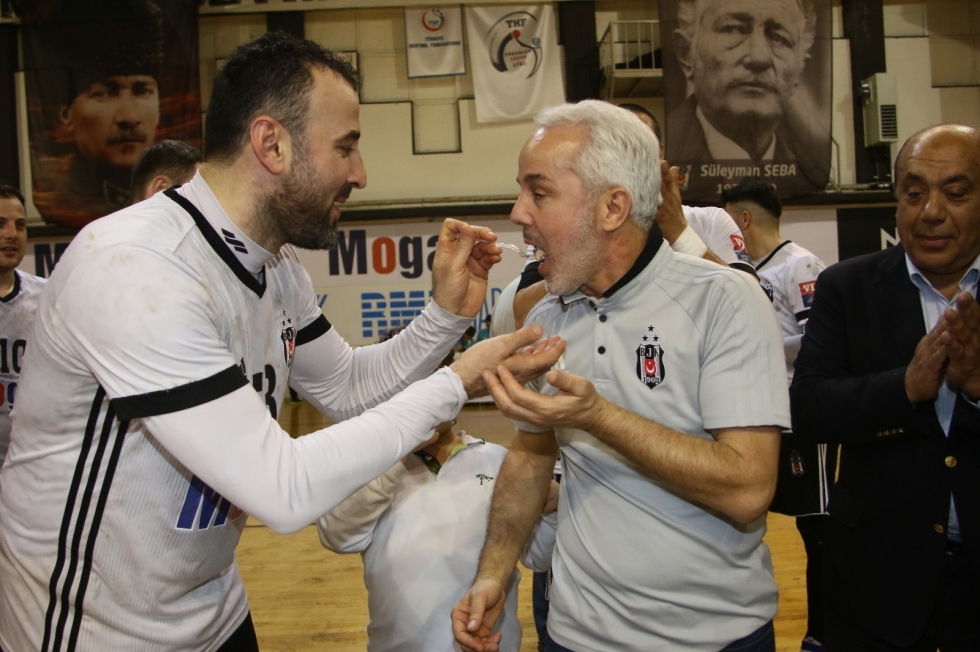 Beşiktaş Mogaz üst üste 100. galibiyetini işte böyle kutladı! - Görsel 3