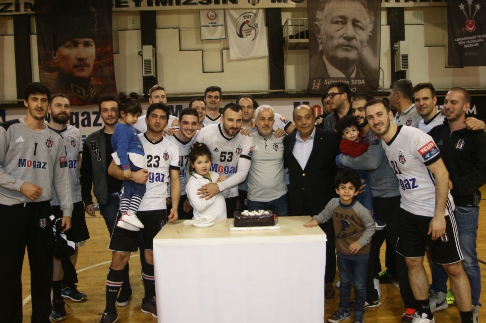 Beşiktaş Mogaz üst üste 100. galibiyetini işte böyle kutladı! - Görsel 4