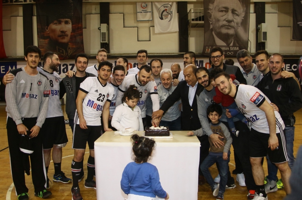 Beşiktaş Mogaz üst üste 100. galibiyetini işte böyle kutladı! - Görsel 5