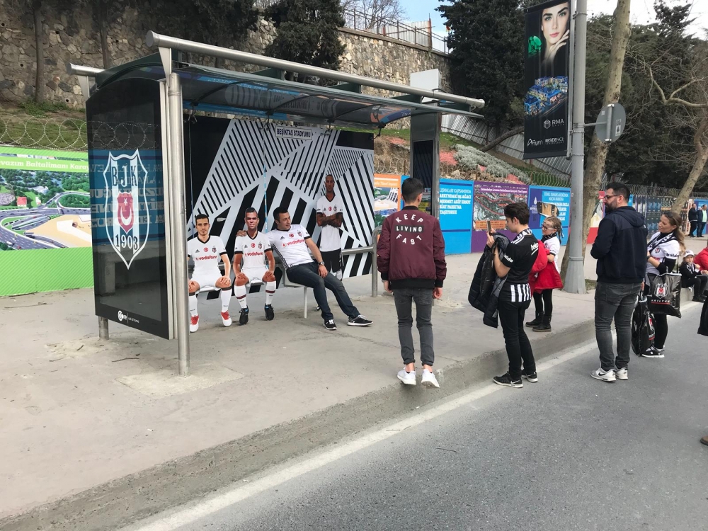 Beşiktaş otobüs durağı yenilendi - Görsel 3