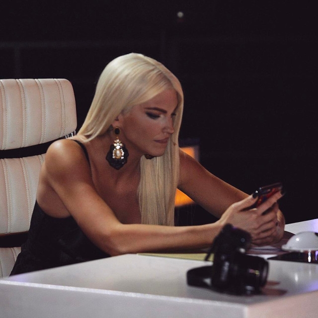 Tosic'in eşi Jelena Karleusa - Görsel 11