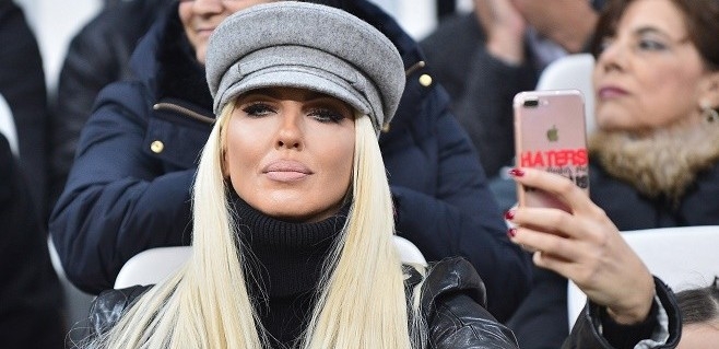 Tosic'in eşi Jelena Karleusa - Görsel 3