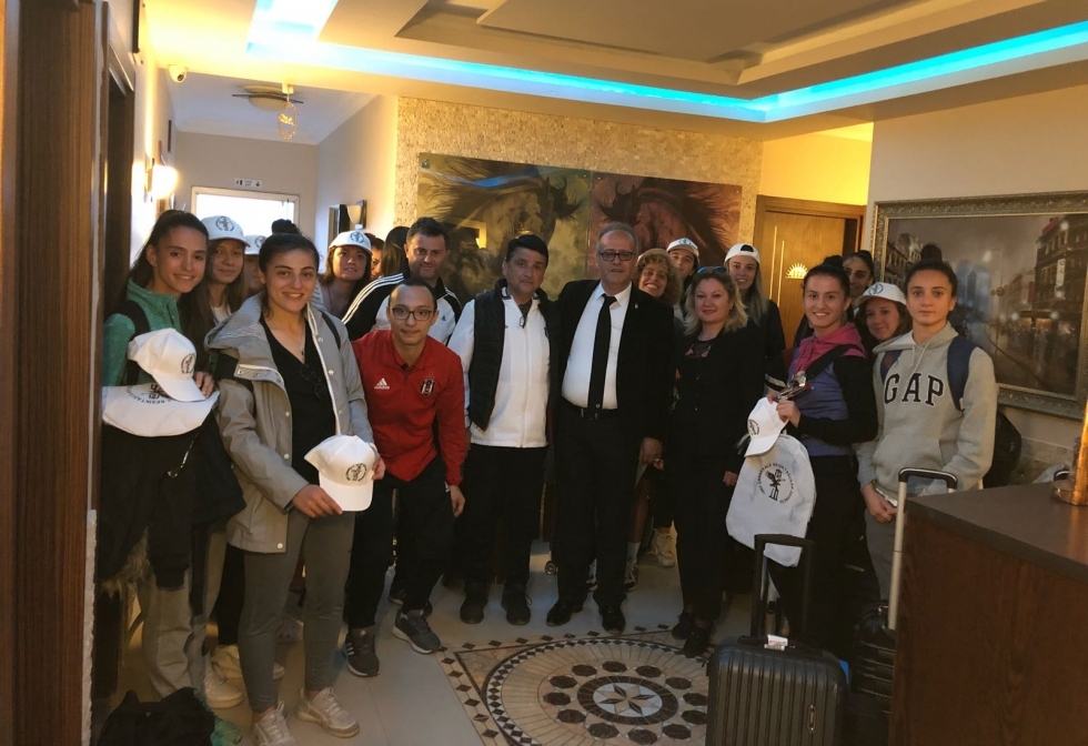 Beşiktaş Kadın Futbol Takımı Çanakkale’de - Görsel 1