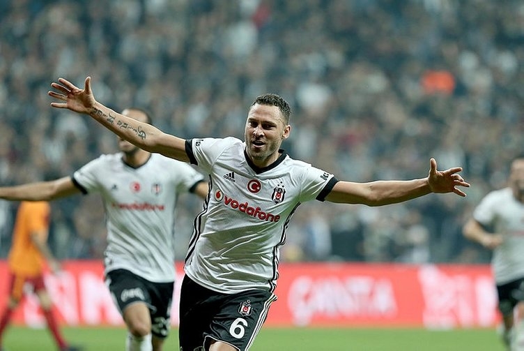 O bir stoper, o bir görev adamı, o bir Sırp Tankı. O... Dusko Tosic  - Görsel 7