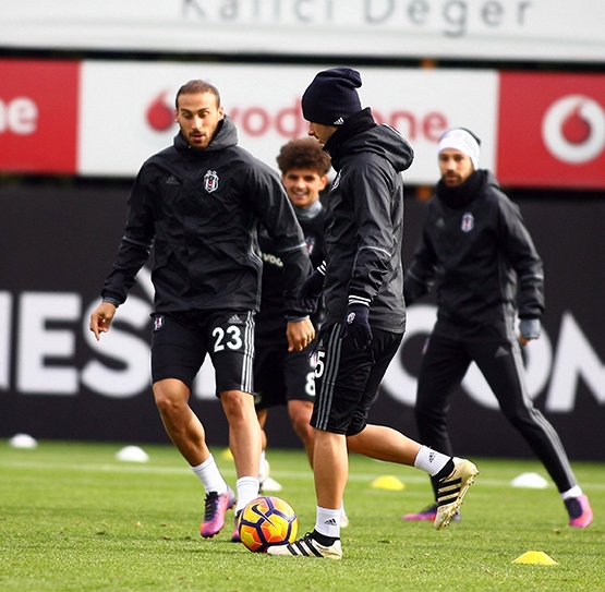 Beşiktaş'ın bugünkü antrenmanından kareler - Görsel 10