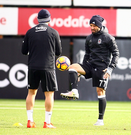Beşiktaş'ın bugünkü antrenmanından kareler - Görsel 5
