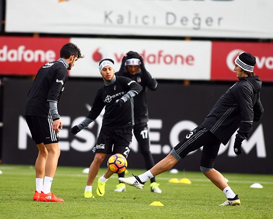 Beşiktaş'ın bugünkü antrenmanından kareler - Görsel 7