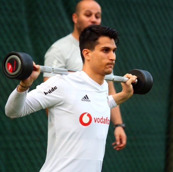 Beşiktaş, sezonun ikinci antrenmanını yaptı! İşte antrenmandan kareler - Görsel 1