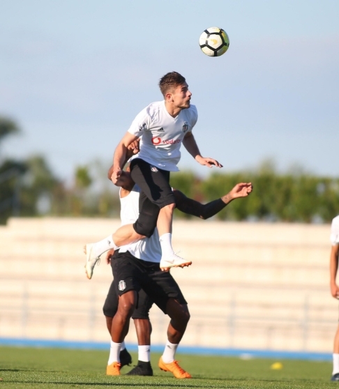 Beşiktaş, Slovakya’daki ilk antrenmanını yaptı! İşte Slovakya'dan kareler - Görsel 8