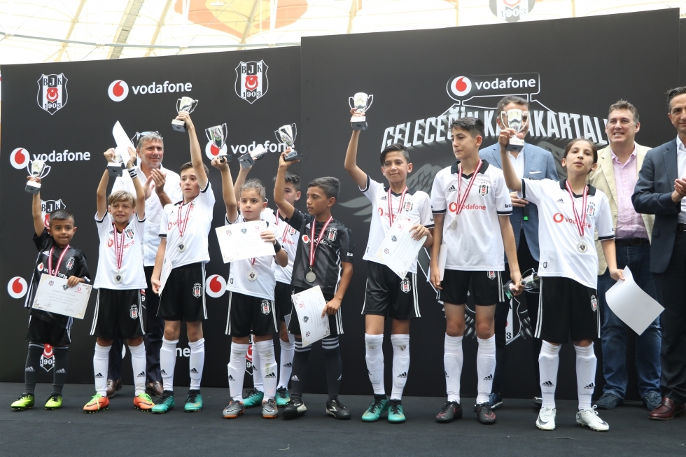 “Geleceğin Karakartalı” projesinin finali Vodafone Park'ta yapıldı! İşte o anlardan kareler - Görsel 6