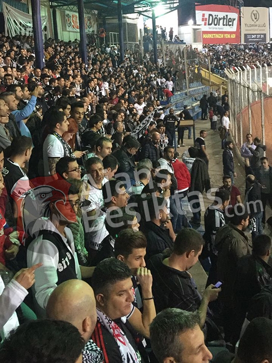 Beşiktaş tribünleri tıklım tıklım - Görsel 1