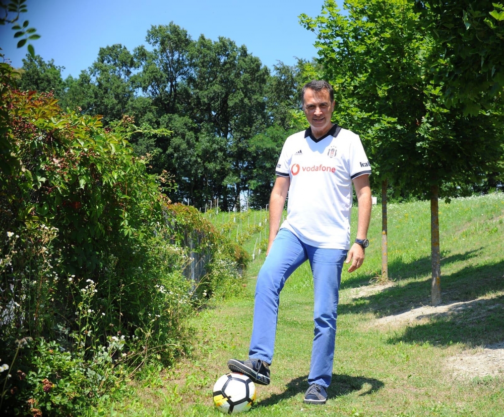Beşiktaş Başkanı Fikret Orman, sahaya indi - Görsel 2