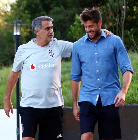 Fabri, BJK Nevzat Demir Tesisleri’nde takım arkadaşlarıyla vedalaştı - Görsel 2