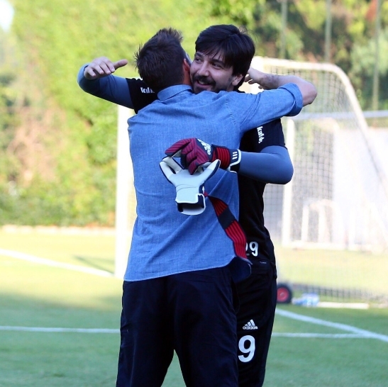 Fabri, BJK Nevzat Demir Tesisleri’nde takım arkadaşlarıyla vedalaştı - Görsel 4