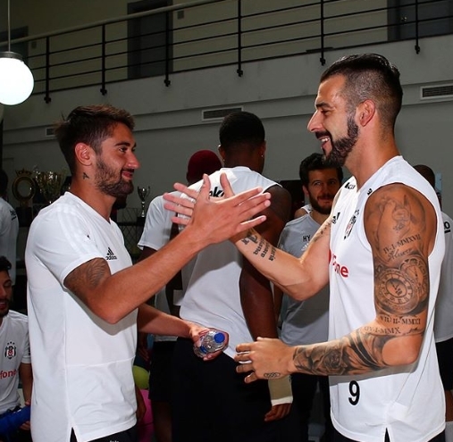 Alvaro Negredo'nun doğum günü kutlandı - Görsel 1