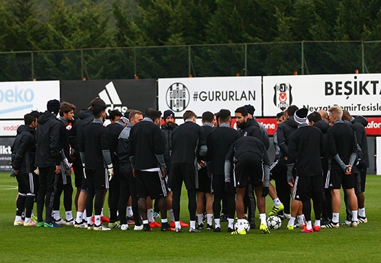 Beşiktaş'ın son antrenmanından kareler - Görsel 13
