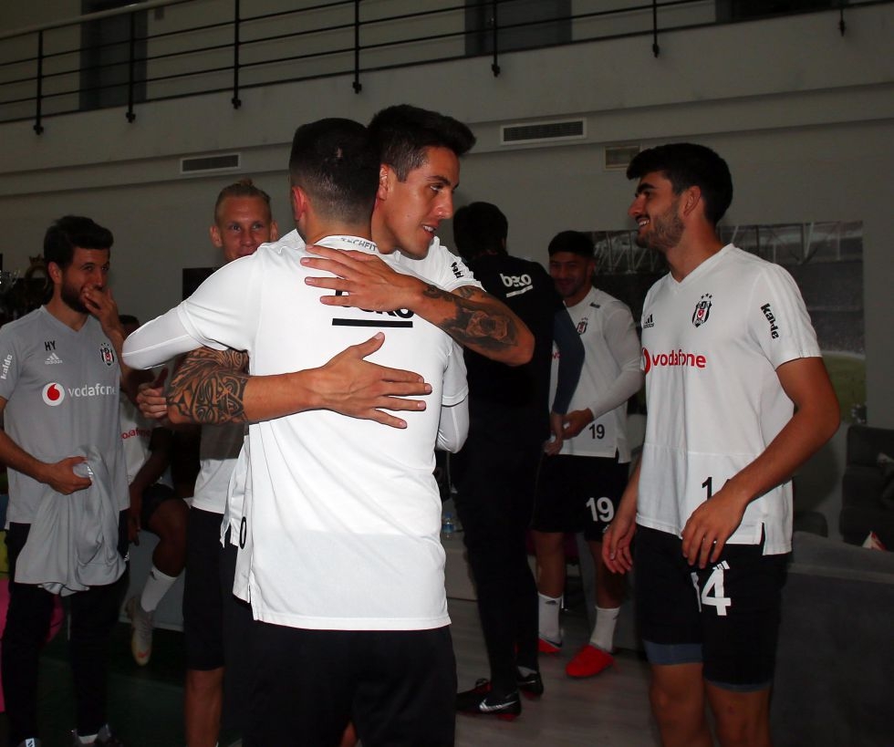 Oğuzhan Özyakup'un doğum günü kutlandı - Görsel 2