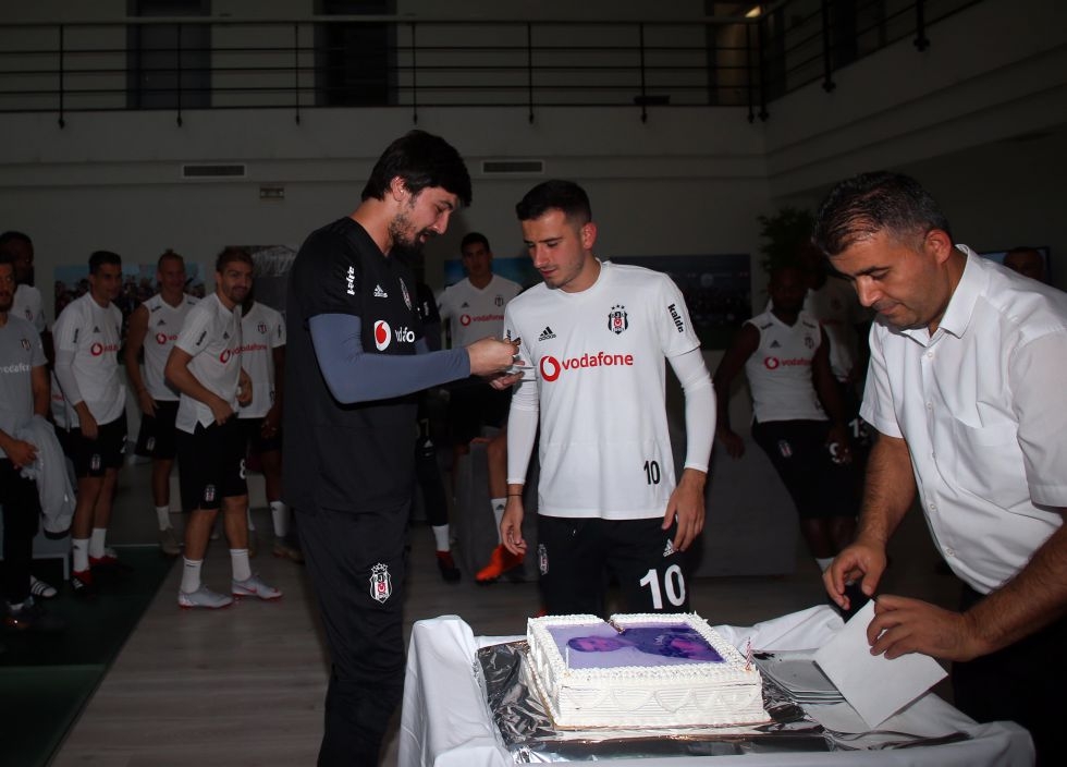 Oğuzhan Özyakup'un doğum günü kutlandı - Görsel 8