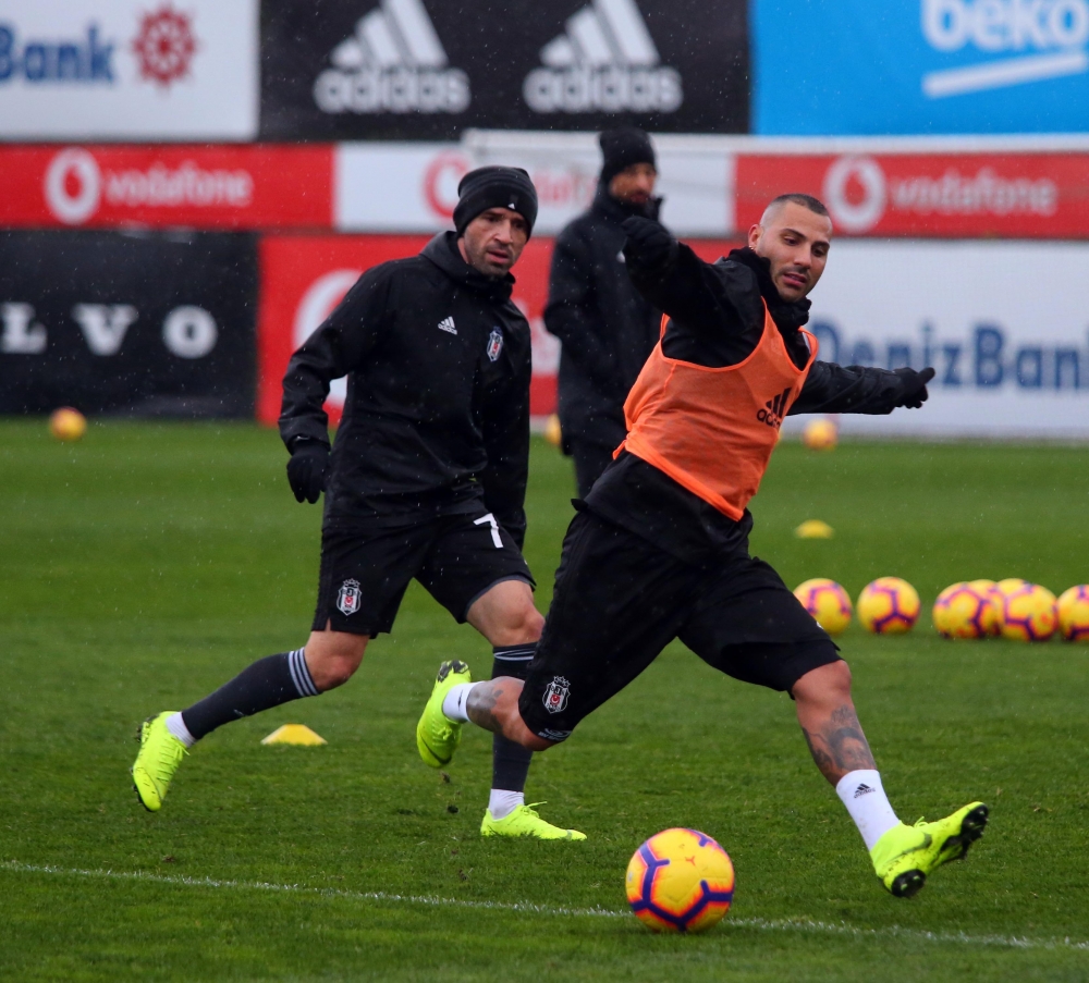 Yağmur altında antrenman! İşte Beşiktaş'ın bu akşamki çalışmalarından notlar - Görsel 13