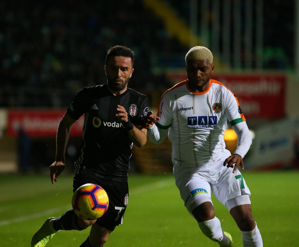 Alanyaspor - Beşiktaş maçının ilk yarısından kareler - Görsel 13