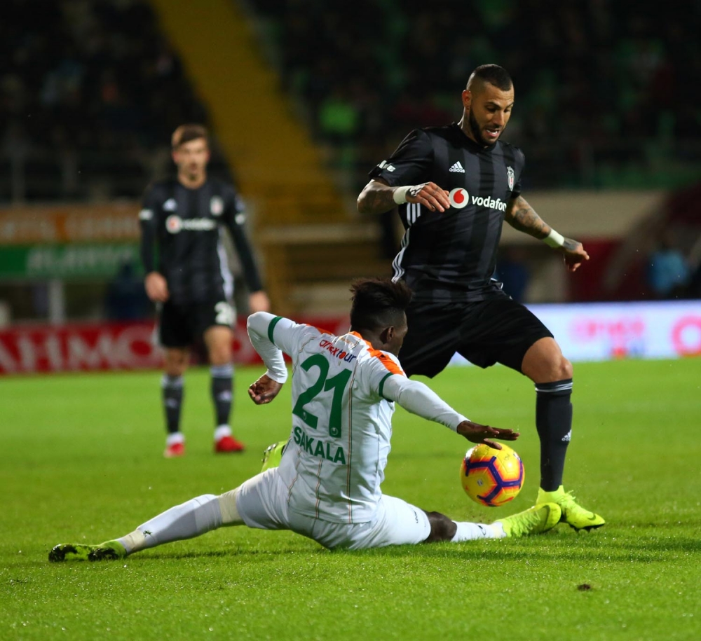 Alanyaspor - Beşiktaş maçının ilk yarısından kareler - Görsel 15