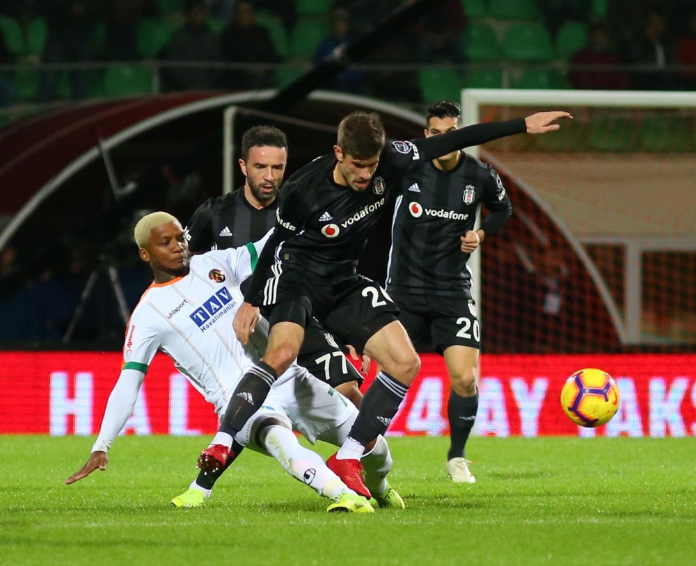 Alanyaspor - Beşiktaş maçının ilk yarısından kareler - Görsel 16