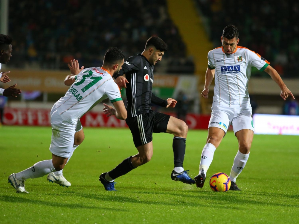 Alanyaspor - Beşiktaş maçının ilk yarısından kareler - Görsel 17