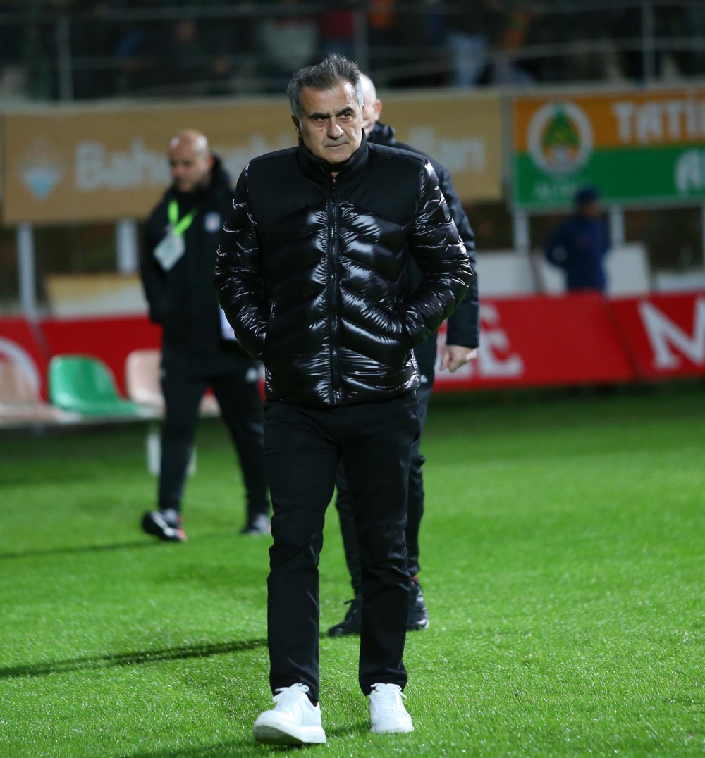 Alanyaspor - Beşiktaş maçının ilk yarısından kareler - Görsel 20