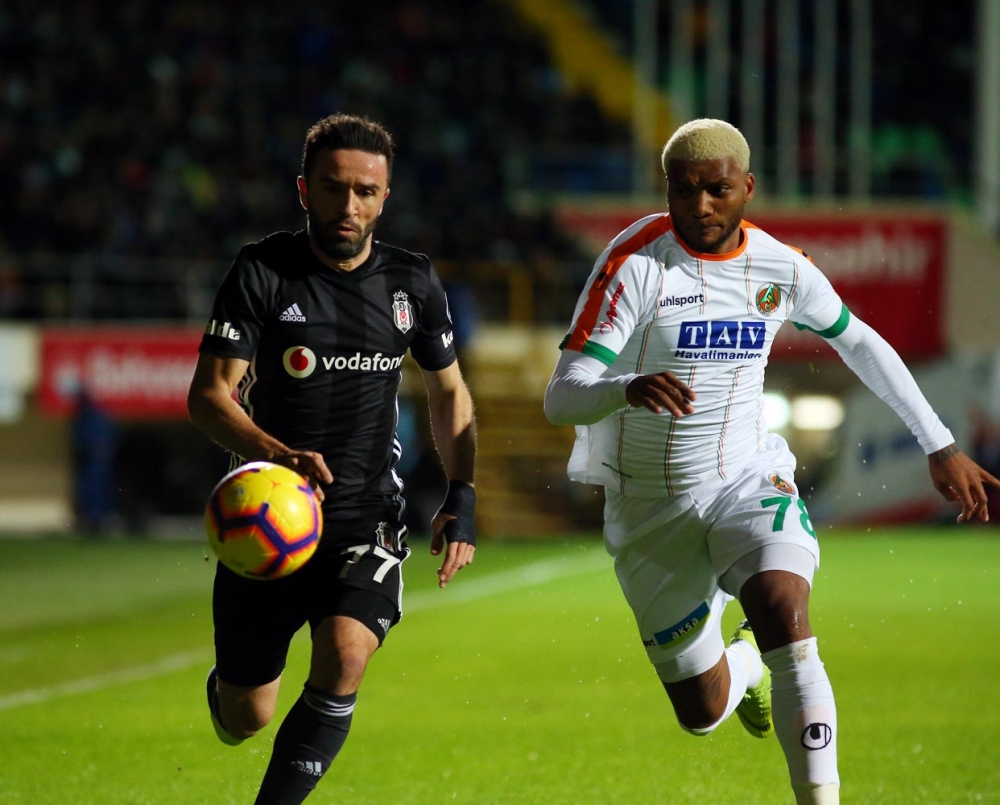 Alanyaspor - Beşiktaş maçının ilk yarısından kareler - Görsel 4